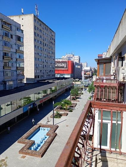 Apartament cu 4 camere decomandat în Ultracentral