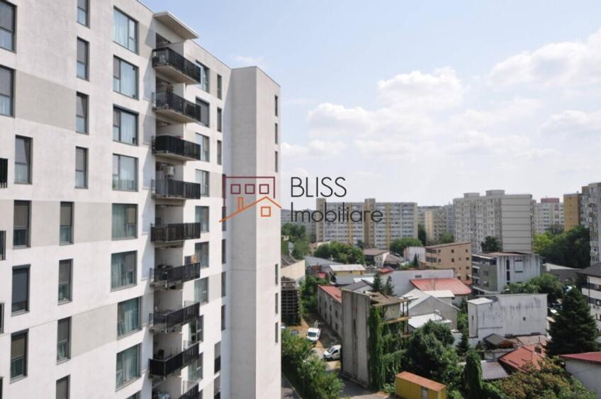 Apartament cu 3 camere semidecomandat în Titan
