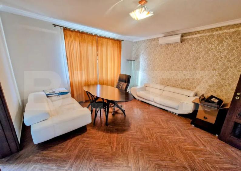 Casă cu 5 camere cu Teren 1223 Mp în Central