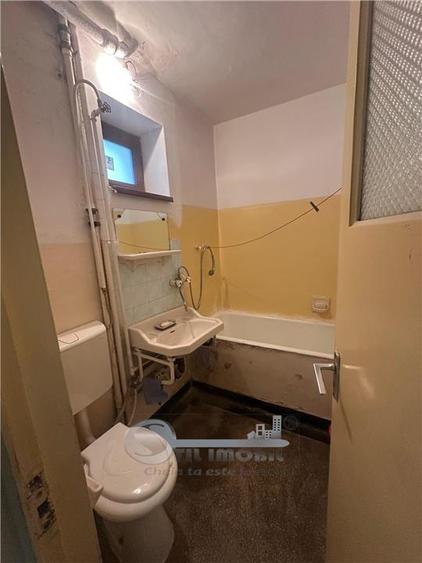 Apartament cu 3 camere decomandat în Centru Civic