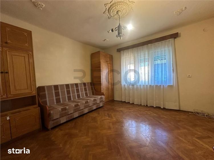 Casă cu 3 camere cu Teren 463 Mp în Central
