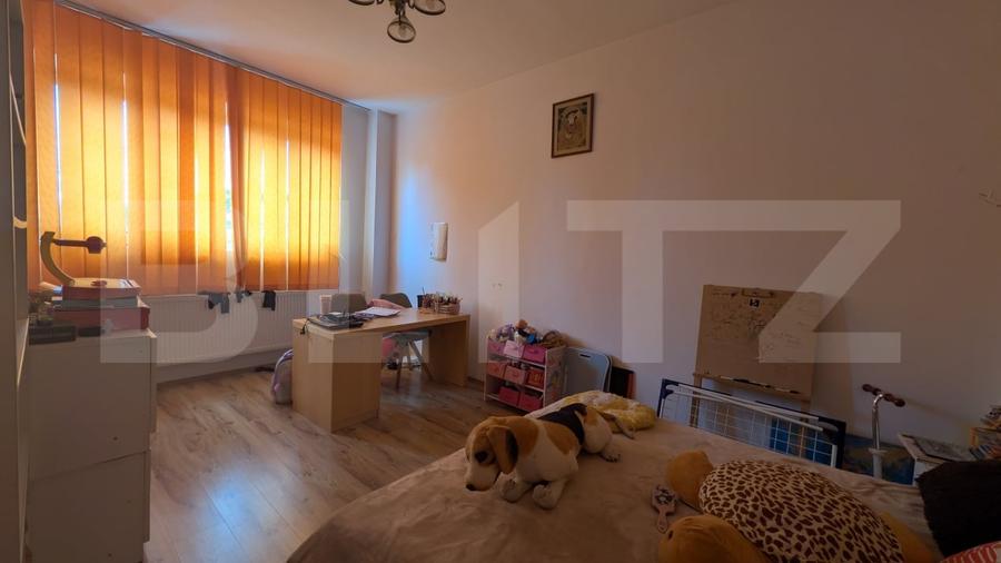 Casă individuală cu 10 camere cu Canalizare în Ana Ipătescu
