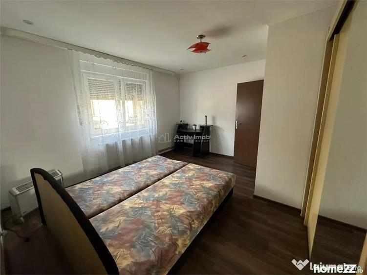 Casă cu 3 camere cu Teren 1438 Mp în Central