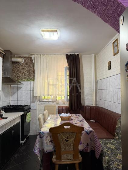 Apartament cu 2 camere semidecomandat, mobilat în Mărgeanului