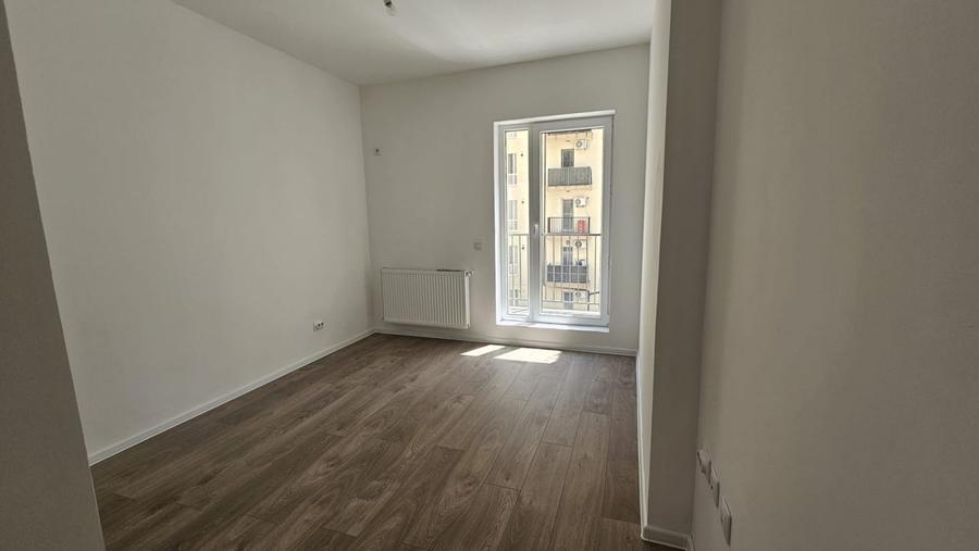 Apartament cu 3 camere decomandat în Berceni