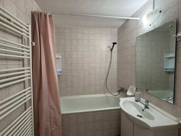 Apartament cu 2 camere decomandat în Zorilor