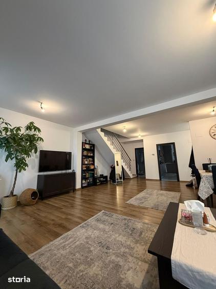 Casă cu 5 camere cu Teren 260 Mp în Bucureștii Noi