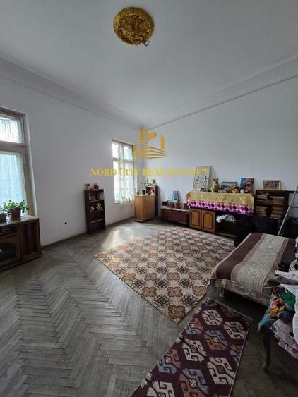 Casă individuală cu 11 camere cu Canalizare în Ferdinand