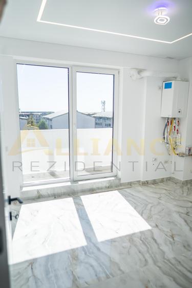 Penthouse cu 3 camere decomandat în Apărătorii Patriei