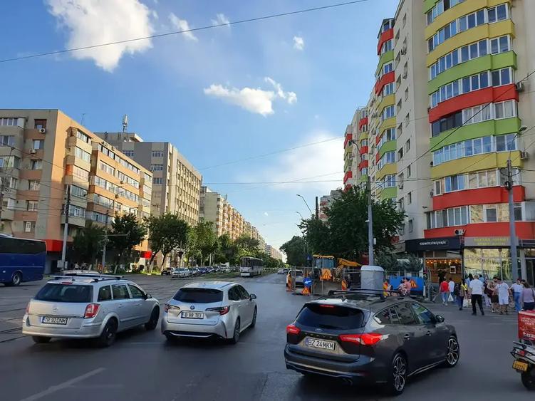 Apartament cu 3 camere decomandat, mobilat în Sebastian