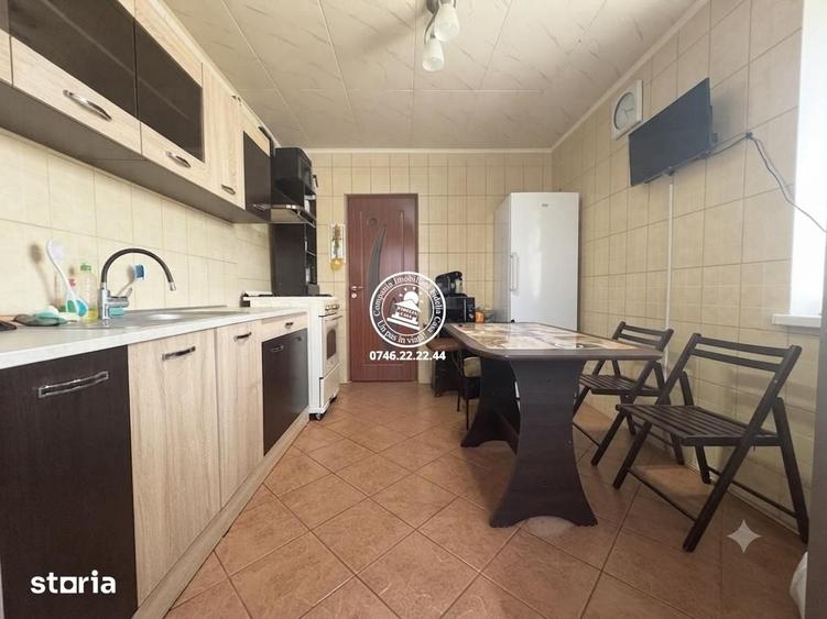 Apartament cu 3 camere decomandat în Ciurea