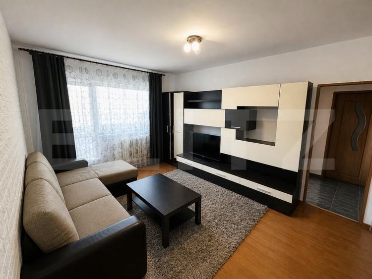 Apartament cu 2 camere semidecomandat, mobilat în Cetate — fotografia 1
