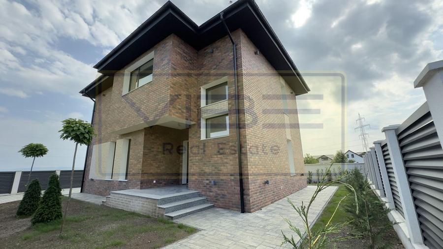 Casă cu 5 camere cu Teren 419 Mp în Miroslava