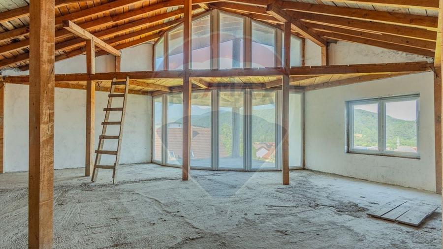 Casă individuală cu 10 camere cu Teren 1322 Mp în Bunloc