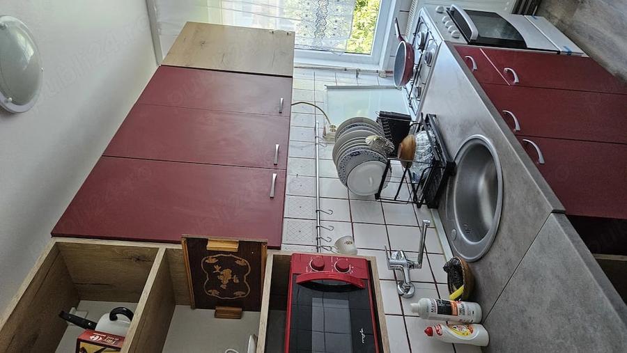 Apartament cu 3 camere semidecomandat în Circumvalațiunii