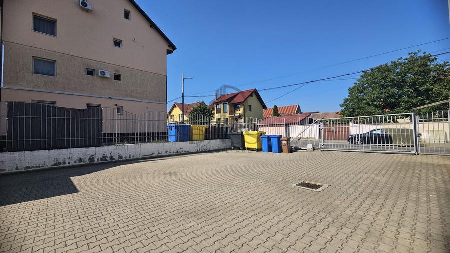 Apartament cu 6 camere decomandat, mobilat în Turnișor