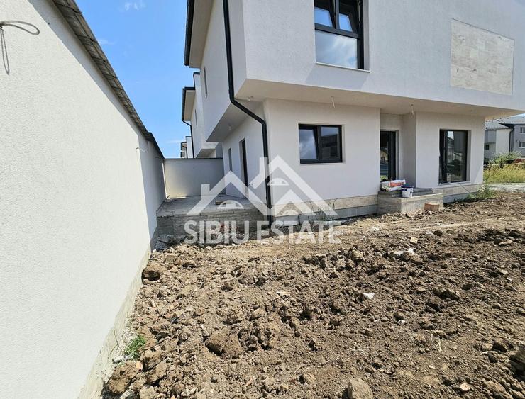 Duplex cu 4 camere cu Canalizare în Șelimbăr