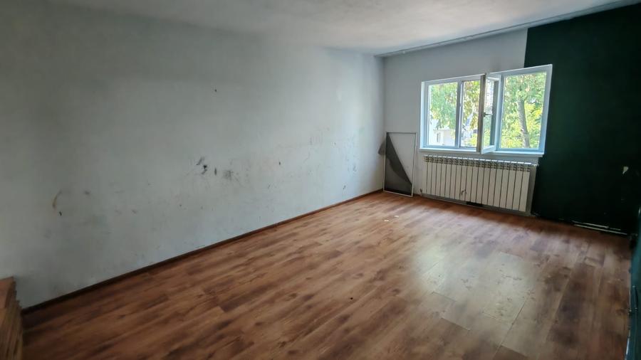 Apartament cu 3 camere decomandat în Micro 14
