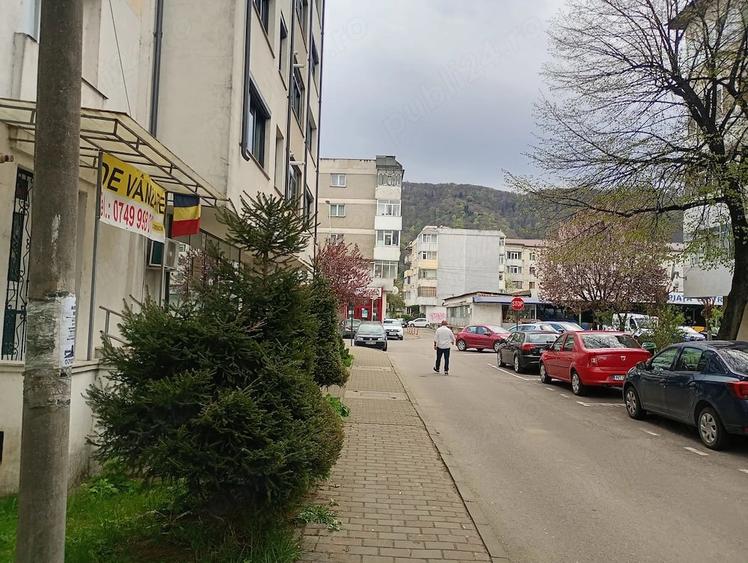 Spațiu comercial, de 38 mp, în Central