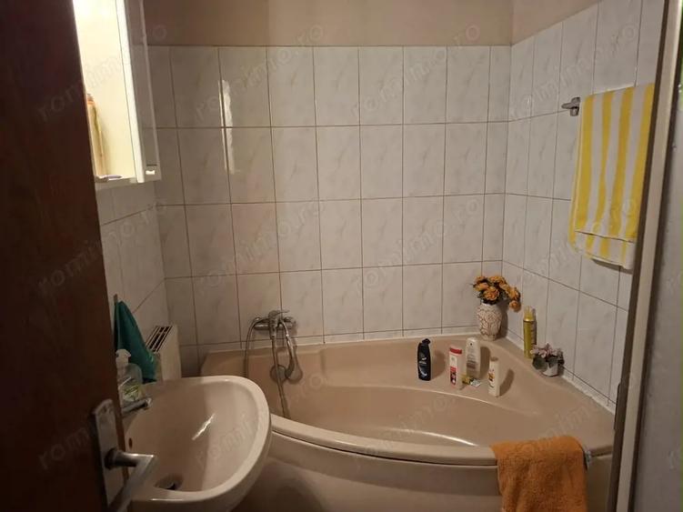 Casă cu 6 camere cu Teren 1000 Mp în 14 Mai