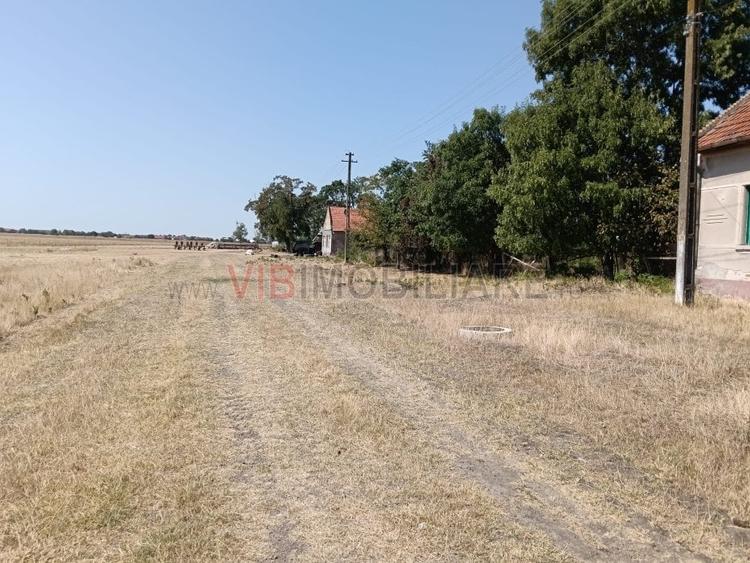 Teren Construcții intravilan de 7200 mp, în Chevereșu Mare