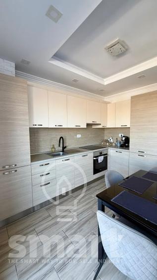Apartament cu 3 camere semidecomandat, mobilat în Între Lacuri
