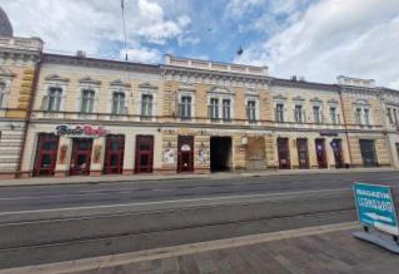 Apartament cu 3 camere în Centru Civic