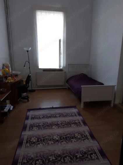 Casă cu 6 camere cu Teren 629 Mp în Tineretului
