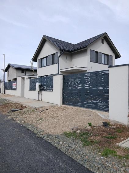 Casă cu 4 camere cu Teren 700 Mp în Giarmata