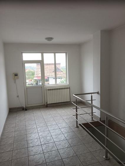 Casă cu 4 camere cu Teren 1000 Mp în Central