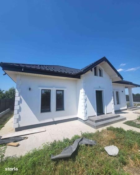 Casă cu 3 camere în Mărgineni