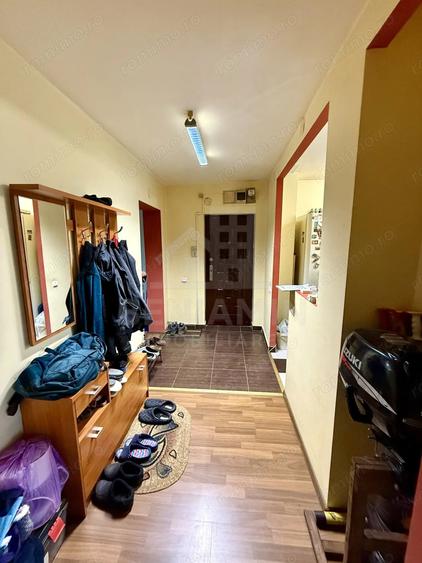 Apartament cu 3 camere decomandat în Craiter