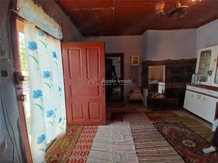 Casă cu 3 camere cu Teren 4658 Mp în Ghimpați