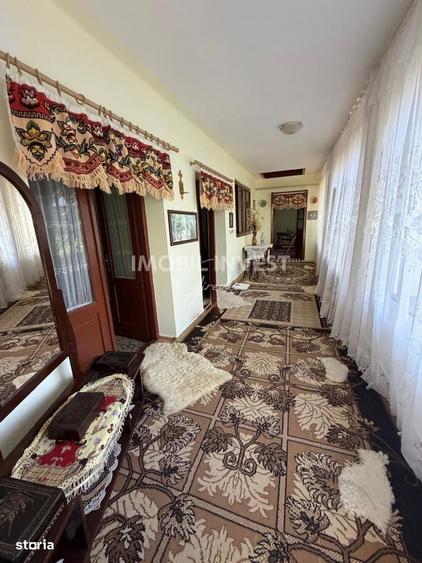 Casă cu 3 camere în Pianu