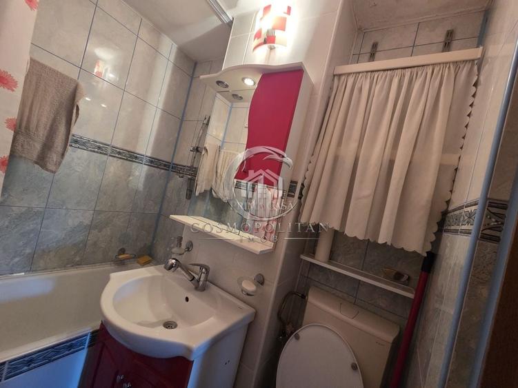 Apartament cu 3 camere în Micro 14