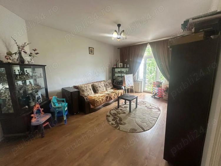 Apartament cu 4 camere decomandat, mobilat în Ultracentral