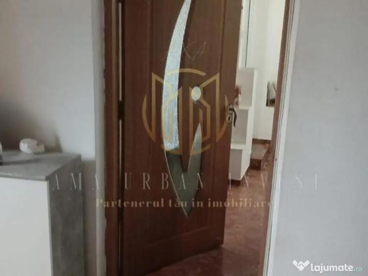 Apartament cu 3 camere decomandat în Mărgeanului