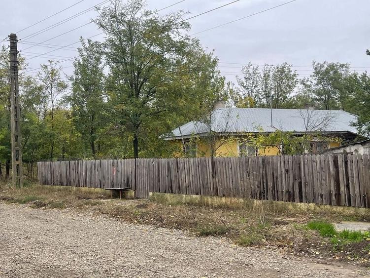 Casă cu 4 camere în Mircea Vodă