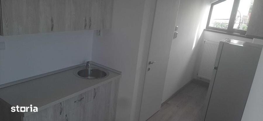Garsonieră decomandată în Central