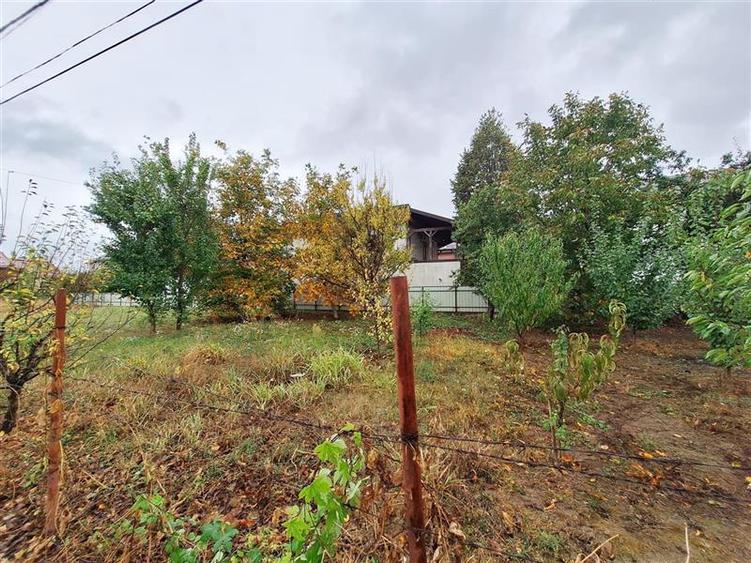Teren intravilan de 900 mp, în 9 Mai