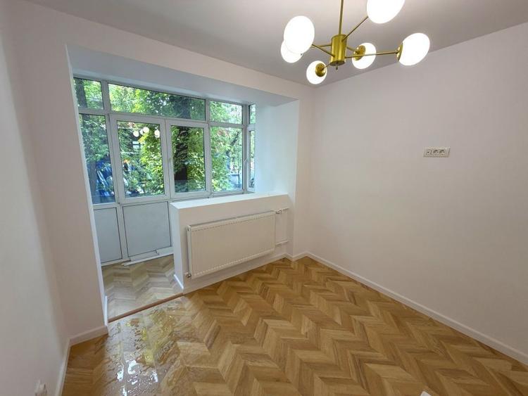 Apartament cu 3 camere semidecomandat în Floreasca