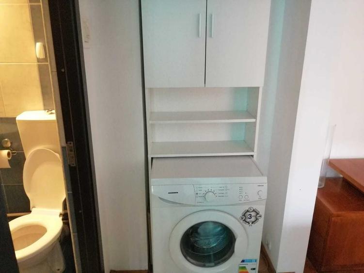 Garsonieră decomandată în Central