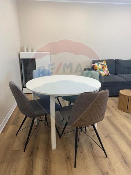 Apartament cu 2 camere decomandat, mobilat în Decebal