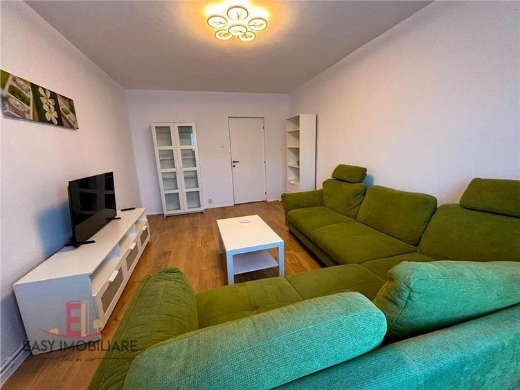 Apartament cu 3 camere decomandat în Tudor