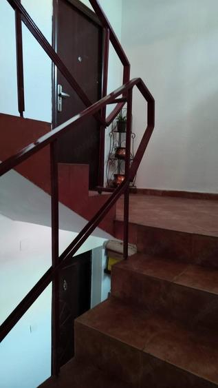 Apartament cu 3 camere semidecomandat în Ozana