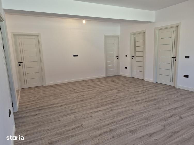 Casă cu 4 camere în Tomești