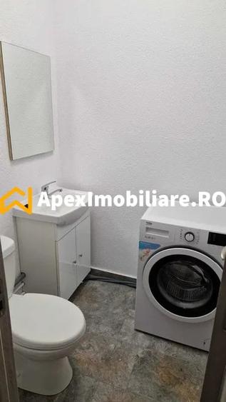 Apartament cu 3 camere decomandat, mobilat în Păcii