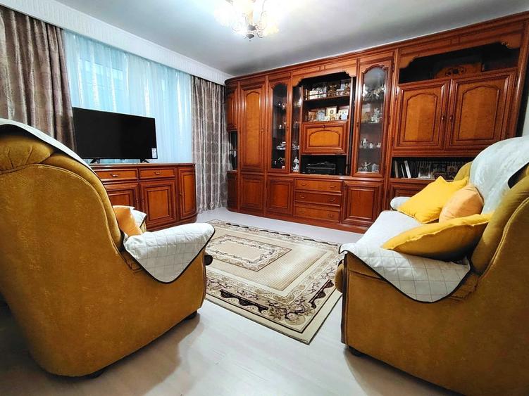 Apartament 3 camere,decomandat,etaj:2/4,central,Hipodrom - 2