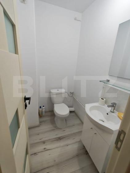 Apartament cu 3 camere semidecomandat, mobilat în Hărmanului