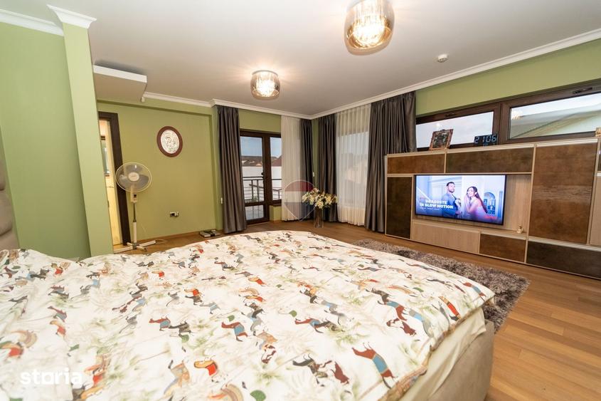 Casă cu 6 camere cu Teren 1140 Mp în Tractorul